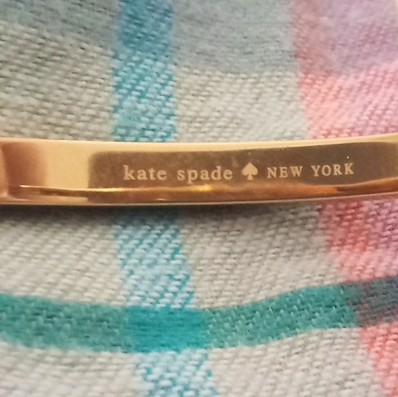 Kate Spade New York 'Spot the Spade' Enamel Hinged Bangle Bracelet - Picture 4 of 10
